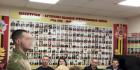 В Ессентуках участник СВО поздравил женщин-ветеранов с 8 марта. - Администрация г. Ессентуки